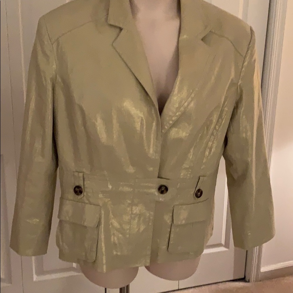 5 for $25 Chic shimmering gold Metrostyle jacket - like new!